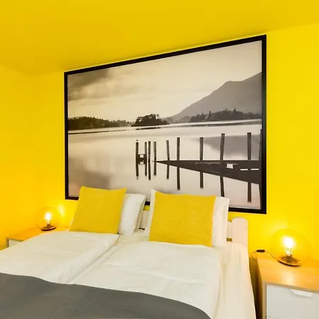 Pastel Paradise With A Ray Of Sunshine Budapešť