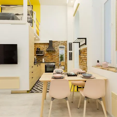아파트 Pastel Paradise With A Ray Of Sunshine *
